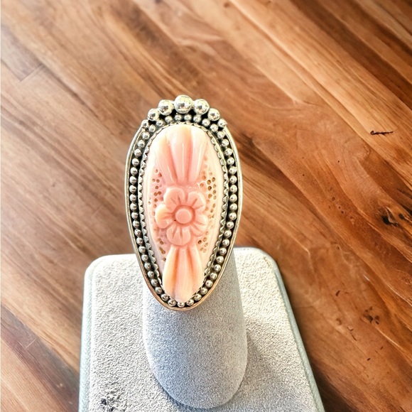 Native Pink Carved Flower Conch Ring in Sterling Silver - Picture 6 of 11